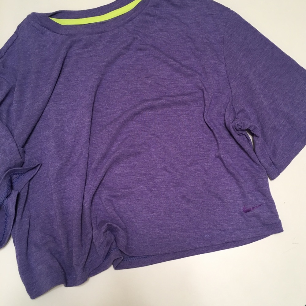 Nike dri-fit crop top T shirt purple sz S/M